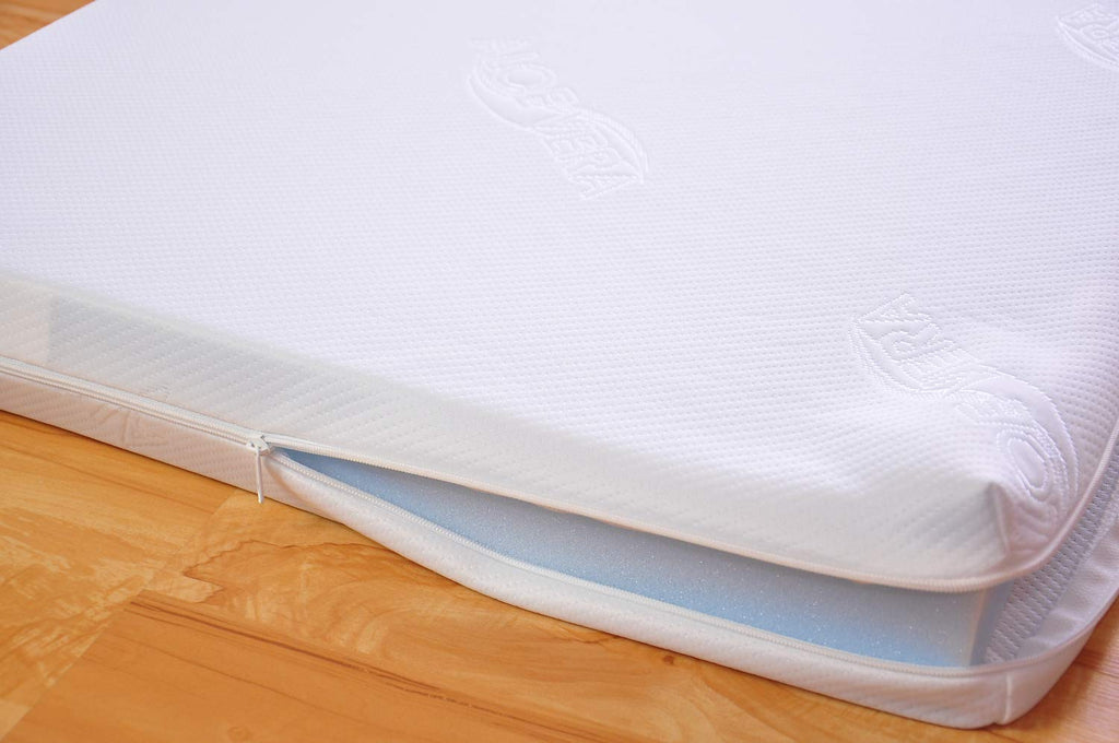 Lit bébé convertible 124 x 65 x 87 cm en bois de pin avec matelas mousse 6 cm 3 hauteurs réglables couchage 120 x 60 cm