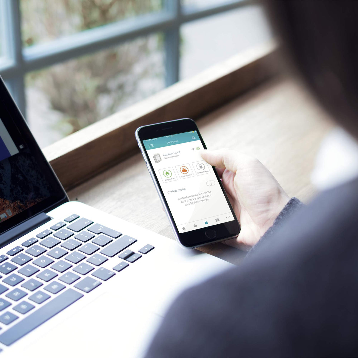 Chatière électronique iDSCFWTB1 avec puce RFID et contrôle par application DualScan avec Hub blanc