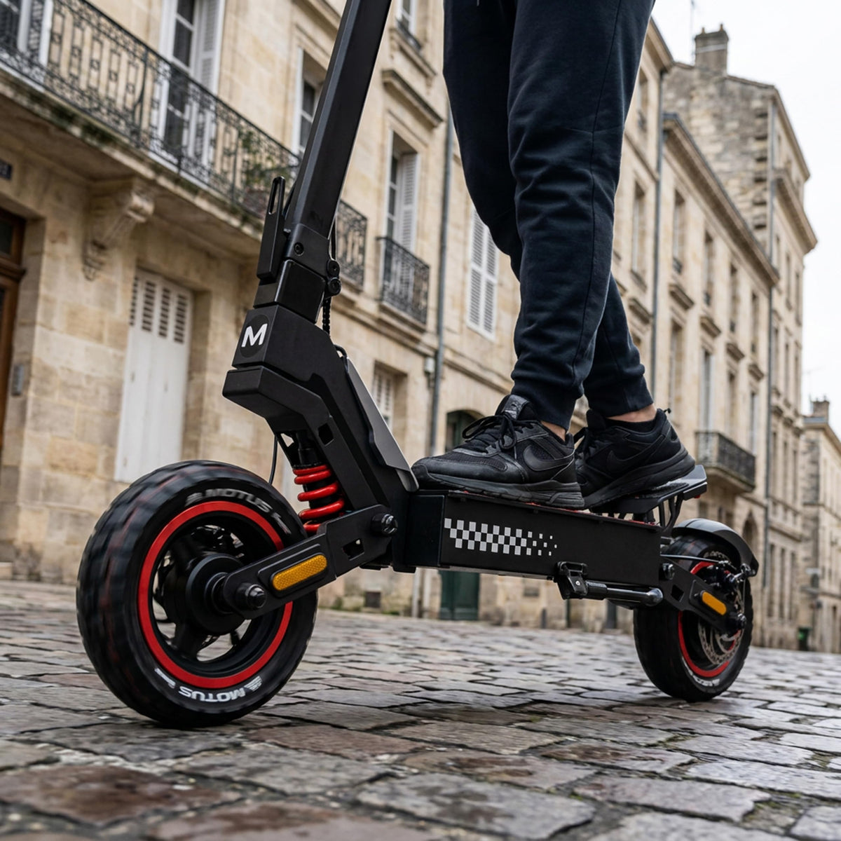 Trottinette électrique Daytona 10 1000 W batterie 48 V 13,5 Ah autonomie 60 km roues 10 pouces double suspension freins à disque