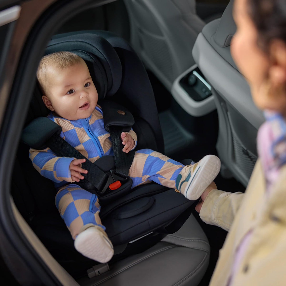 Siège auto pivotant 360° RevolveFix 360 i-Size 40 à 150 cm ISOFIX Top Tether harnais 5 points 6 inclinaisons 12 positions