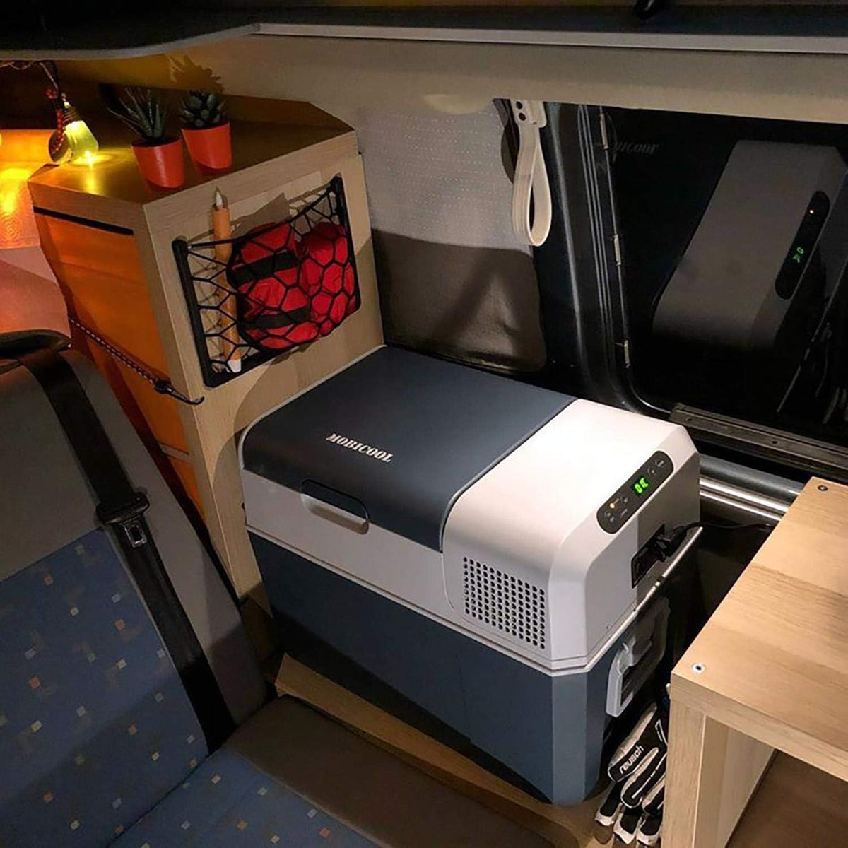 Glacière électrique à compresseur FR40 ACDC 38 L 12/24 V DC et 230 V AC réglage numérique de la température affichage LED portable
