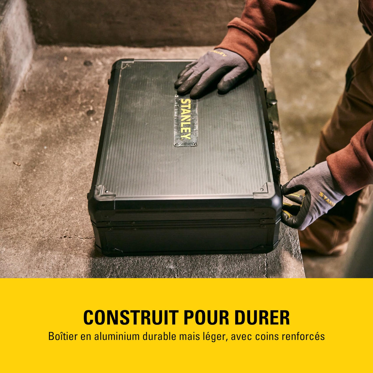 Valise d'outillage 142 pièces STMT98109-1 aluminium 6 compartiments pinces clés tournevis douilles cliquets marteau scie