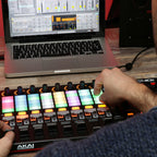 Contrôleur MIDI USB APC40 MKII 40 pads RGB 5 x 8 9 faders 8 molettes crossfader A/B Ableton Live Mac PC