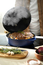 Poêle 8 en 1 FAB28 Saphir 28 cm Antiadhésive Tous Feux Four 240°C 2 Poignées Amovibles Panier Vapeur Spatule en Bois