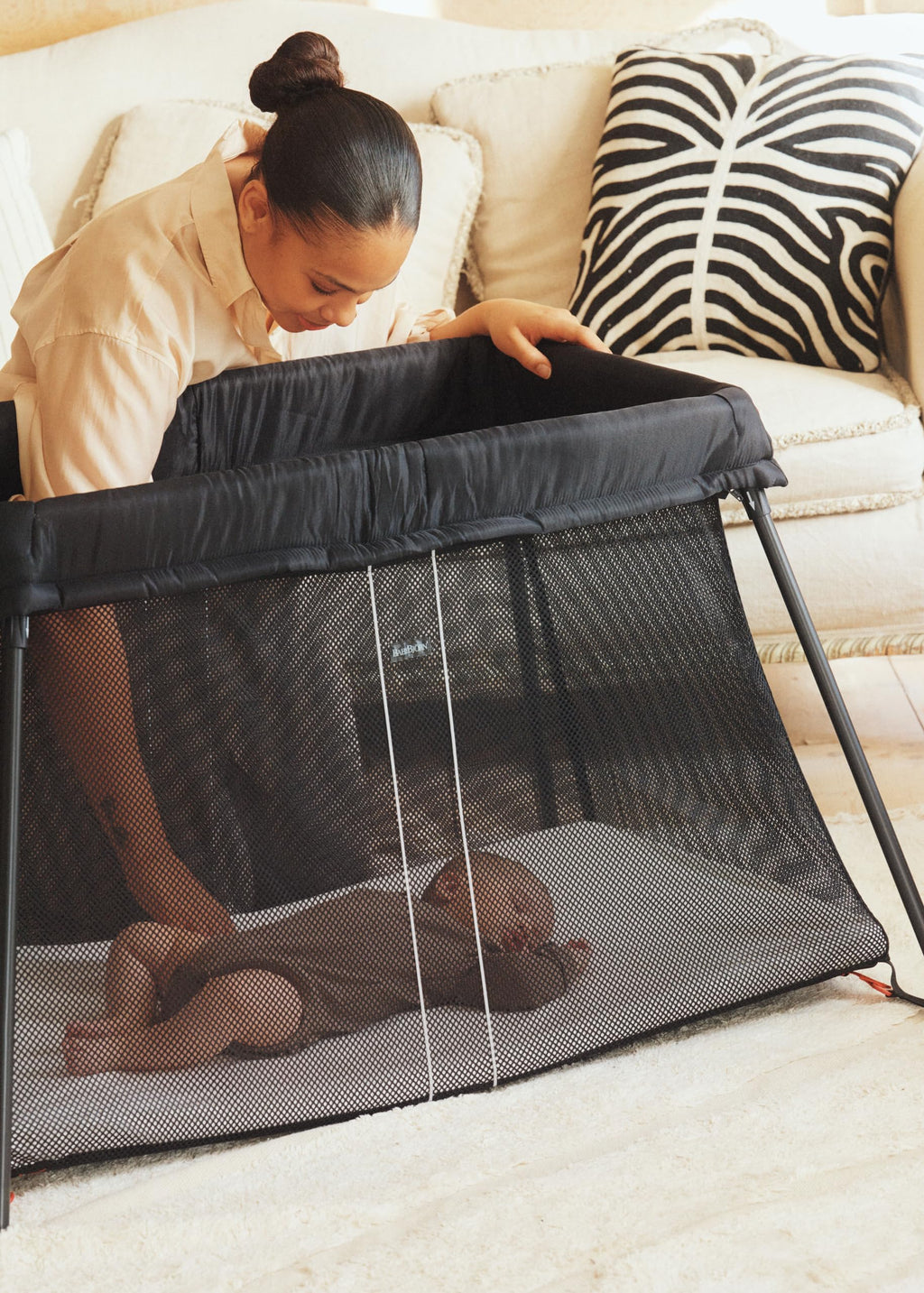 Lit parapluie Light pliable et portable noir 113 x 80 x 60 cm avec matelas et sac de transport dès la naissance à 3 ans