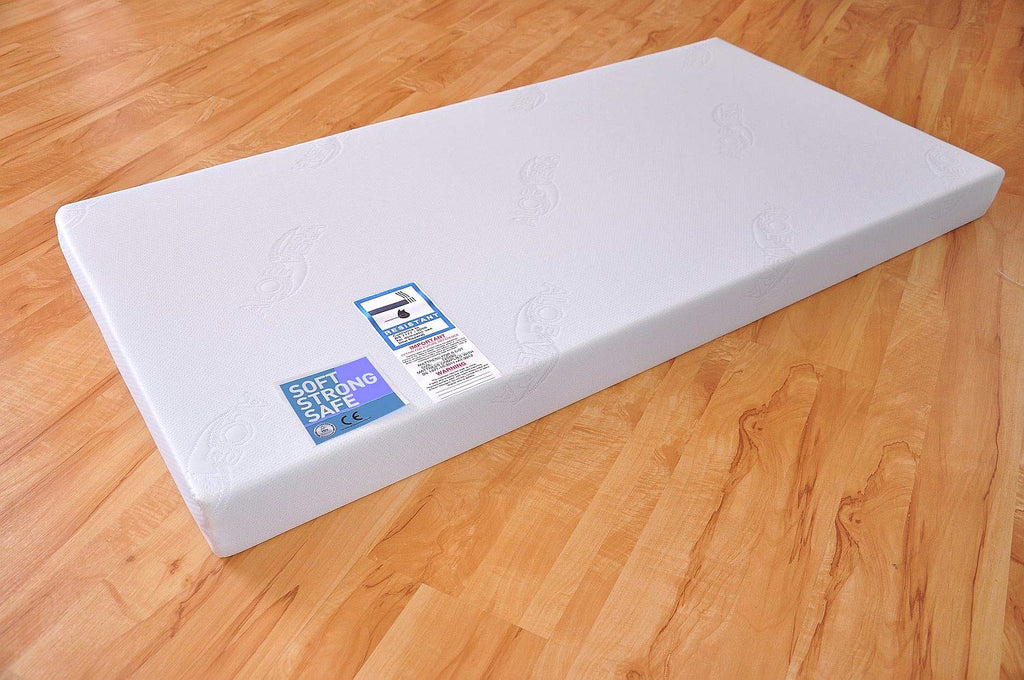 Lit bébé convertible 124 x 65 x 87 cm en bois de pin avec matelas mousse 6 cm 3 hauteurs réglables couchage 120 x 60 cm