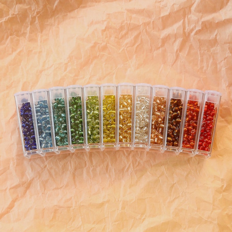 Perles de rocaille en verre multicolores 3,8 mm - 65 pièces pour bijoux et broderie