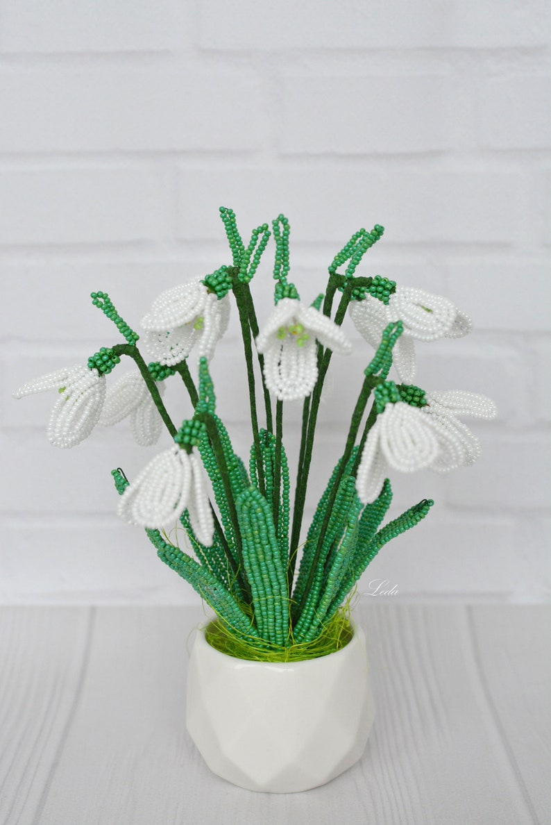 Jardinière en céramique avec perce-neige en perles, décoration printanière, 11 fleurs et 13 feuilles, 17,5 cm