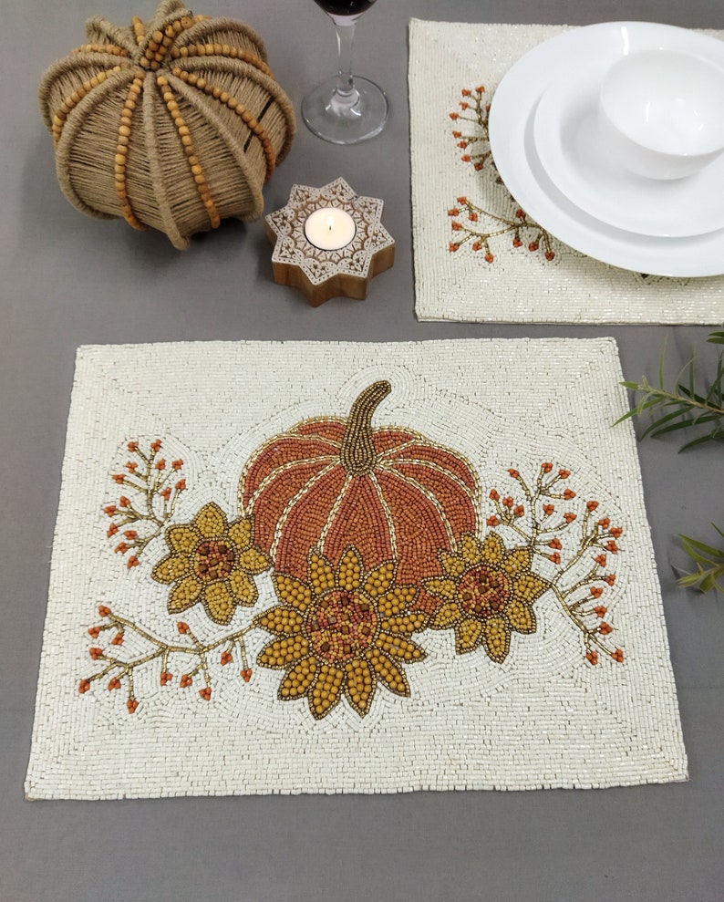 Set de table en perles de verre citrouille orange, 12x16 pouces, blanc cassé