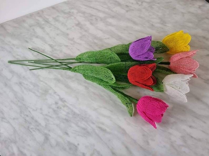 Tulipe perlée artificielle 45 cm, fleur décorative pour intérieur