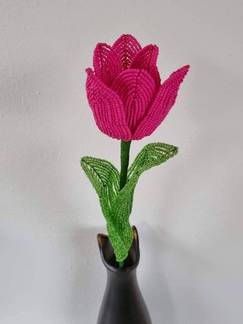 Tulipe perlée artificielle 45 cm, fleur décorative pour intérieur
