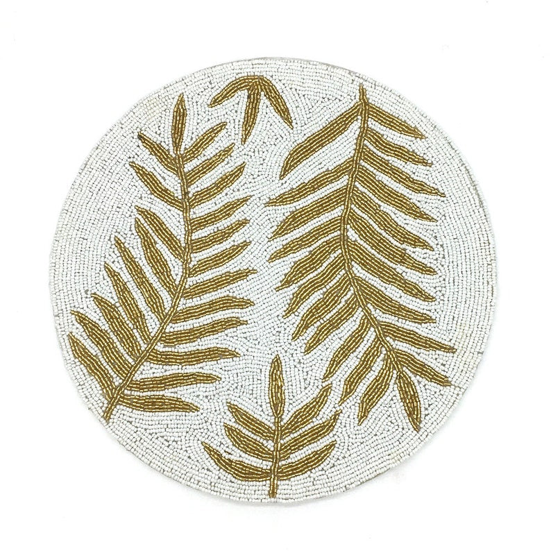Set de table perlé rond 14 pouces feuilles de pin doré blanc