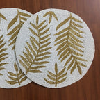 Set de table perlé rond 14 pouces feuilles de pin doré blanc