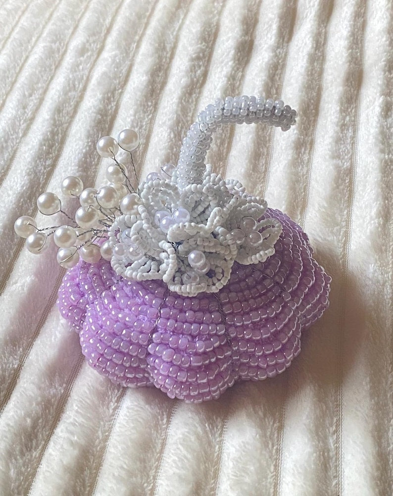 Citrouille artificielle lilas avec perles, décoration d'Halloween et d'automne
