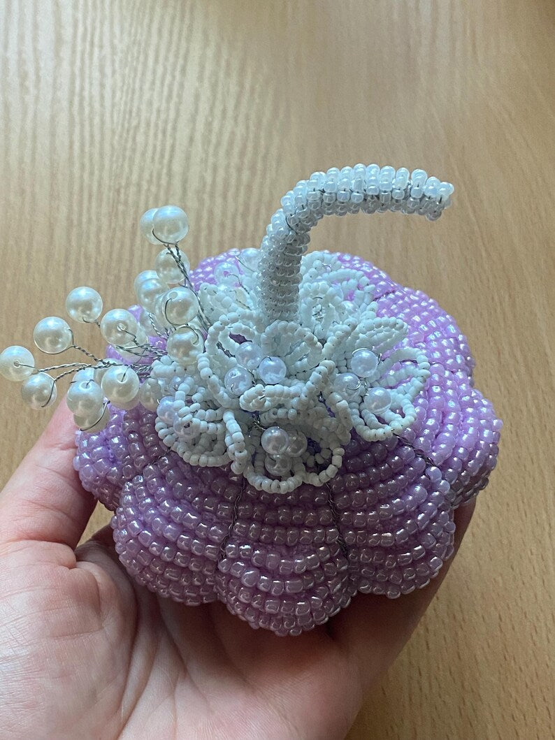 Citrouille artificielle lilas avec perles, décoration d'Halloween et d'automne