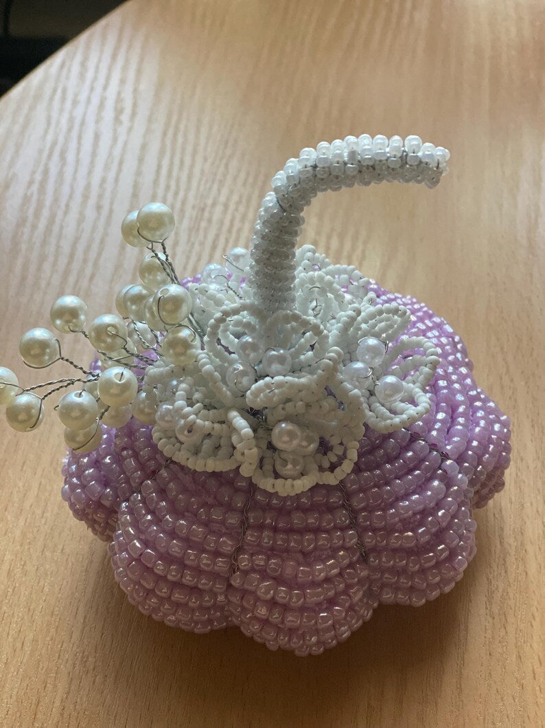Citrouille artificielle lilas avec perles, décoration d'Halloween et d'automne