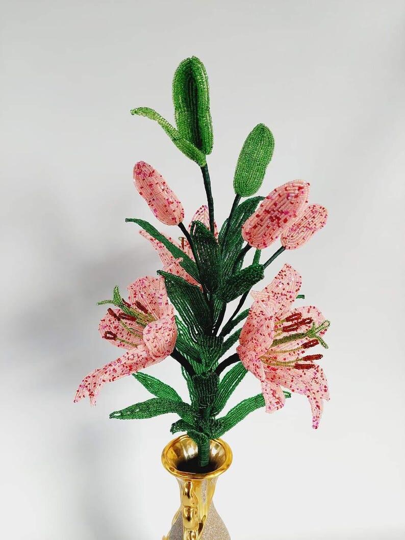 Composition florale artificielle Lys perlé 60 cm