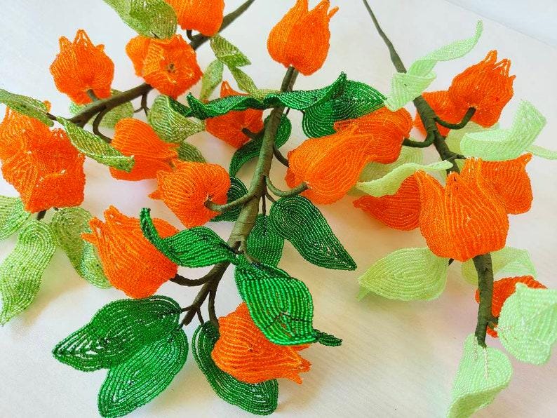 Branche de Physalis Ornementale 50cm avec Fleurs et Feuilles en Perles
