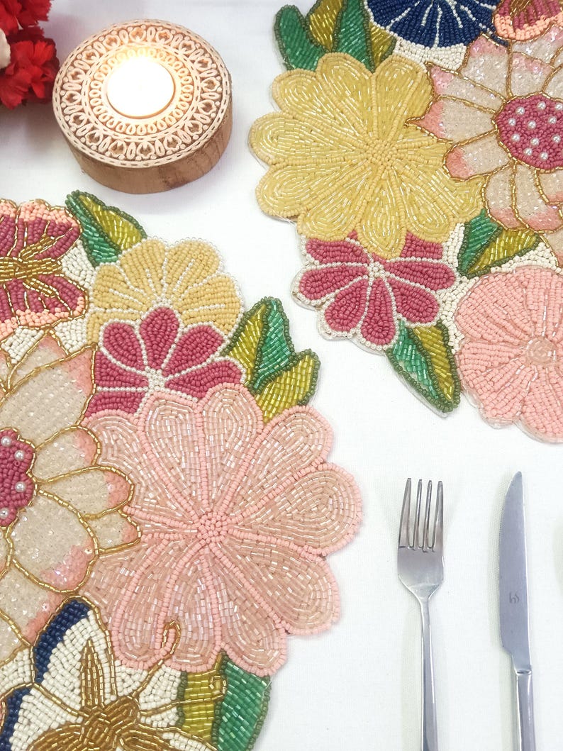 Set de table rond en perles de verre roses, fuchsia, jaunes et bleues, 14 pouces, fait main, protège votre table