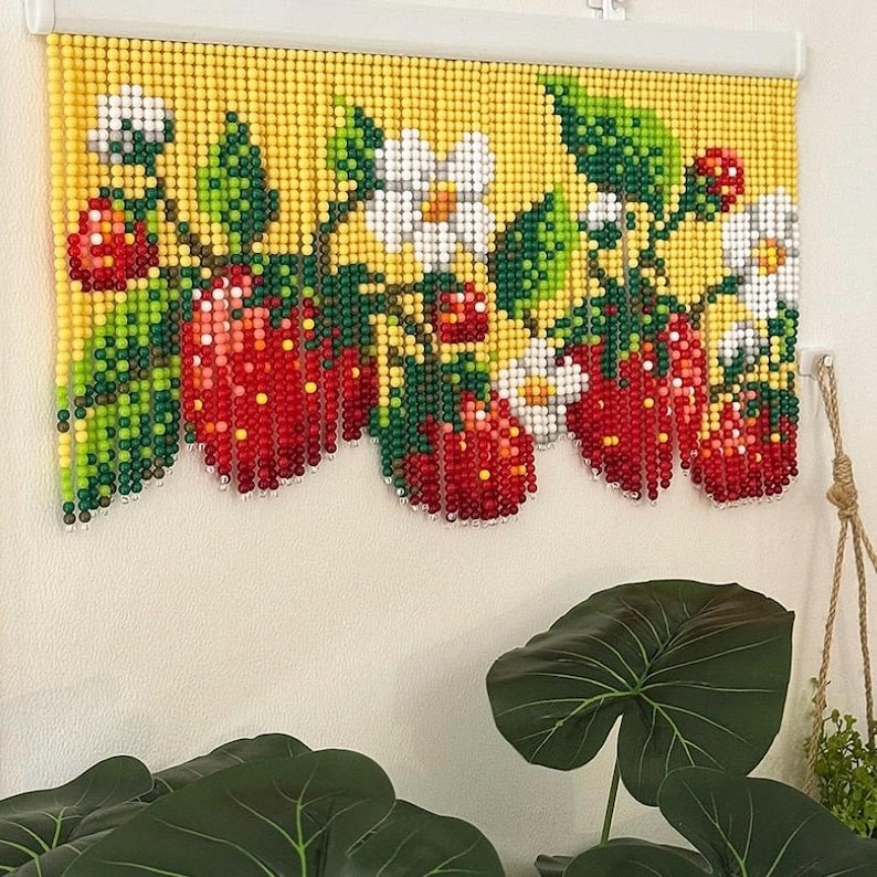 Rideau de perles acryliques fraise fait main, Cantonnière porte-fenêtre bohème, 90 cm