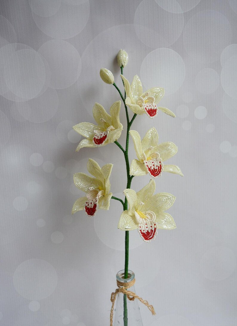 Branche d'orchidée perlée cymbidium, décoration intérieure, fleur artificielle en perles et fil de fer, 5 fleurs 7-8 cm, hauteur 50 cm, choix de couleur