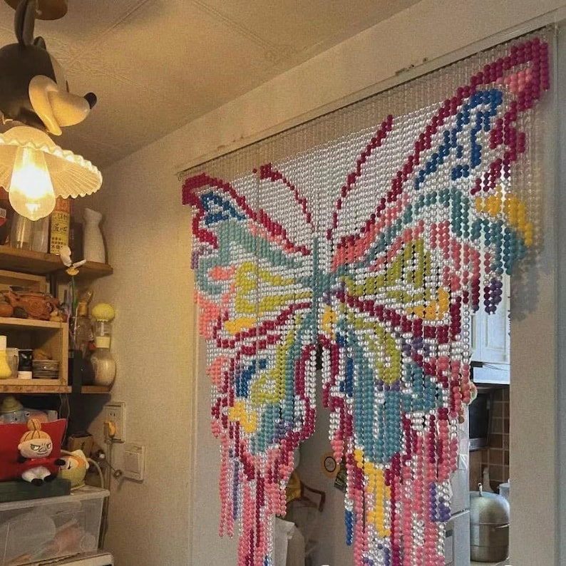 Rideau de perles papillon rose, tenture murale pastel