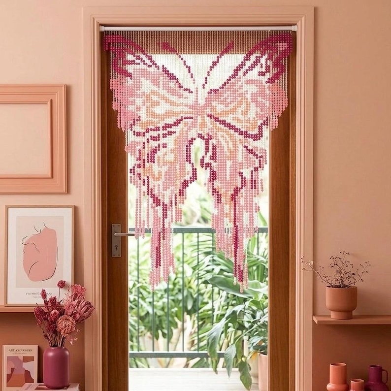 Rideau de perles papillon rose, tenture murale pastel