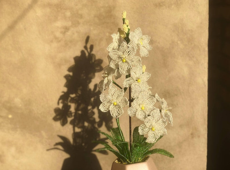 Sculpture d'orchidée en perles blanche artificielle, fleur en pot, ornement de bureau