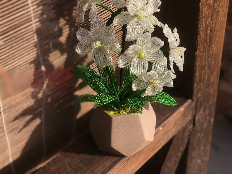 Sculpture d'orchidée en perles blanche artificielle, fleur en pot, ornement de bureau