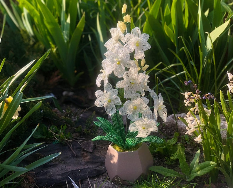 Sculpture d'orchidée en perles blanche artificielle, fleur en pot, ornement de bureau