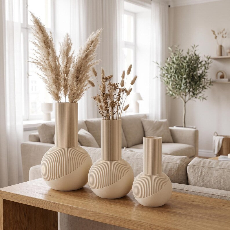 Vase côtelé Tama | Vase à ventre rond et col haut, imprimé en 3D | Côtes en spirale | Fleurs séchées et herbes de la pampa | Style bohème japonais
