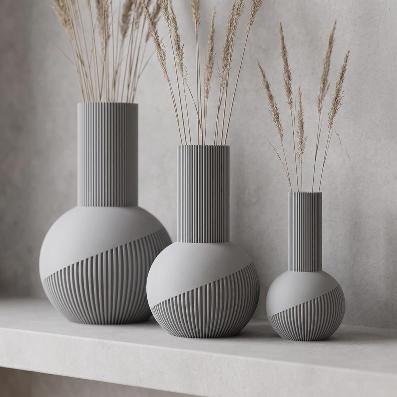 Vase côtelé Tama | Vase à ventre rond et col haut, imprimé en 3D | Côtes en spirale | Fleurs séchées et herbes de la pampa | Style bohème japonais