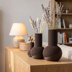 Vase côtelé Tama | Vase à ventre rond et col haut, imprimé en 3D | Côtes en spirale | Fleurs séchées et herbes de la pampa | Style bohème japonais