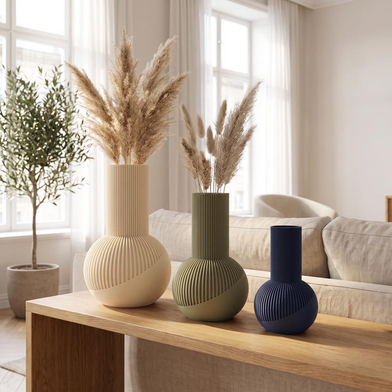 Vase côtelé Tama | Vase à ventre rond et col haut, imprimé en 3D | Côtes en spirale | Fleurs séchées et herbes de la pampa | Style bohème japonais