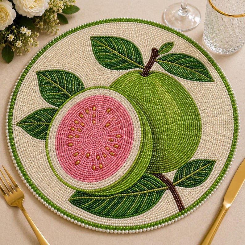 Set de table rond brodé de perles avec motif goyave, décoration tropicale, artisanal, 30 cm