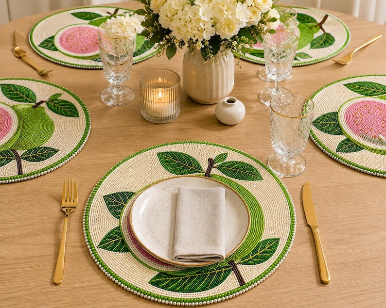 Set de table rond brodé de perles avec motif goyave, décoration tropicale, artisanal, 30 cm