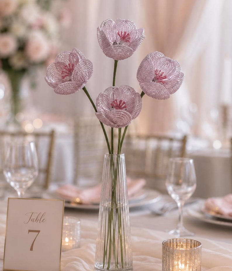 Tulipe perlée, tige fleur ornée de perles, décoration table mariage