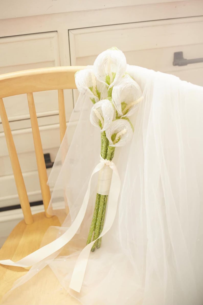 Bouquet de mariée perlé fait main, fleurs éternelles en perles de verre, rose et ivoire