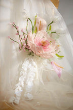 Bouquet de mariée perlé fait main, fleurs éternelles en perles de verre, rose et ivoire