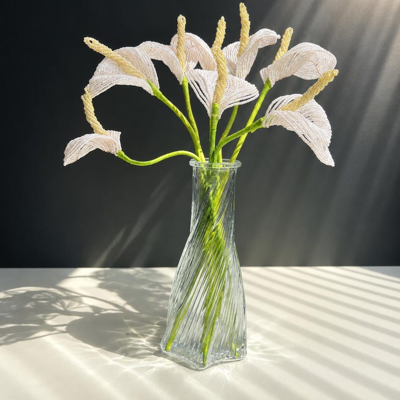 Bouquet de callas perlées blanc nacré et or, décoration intérieure, 30-40 cm