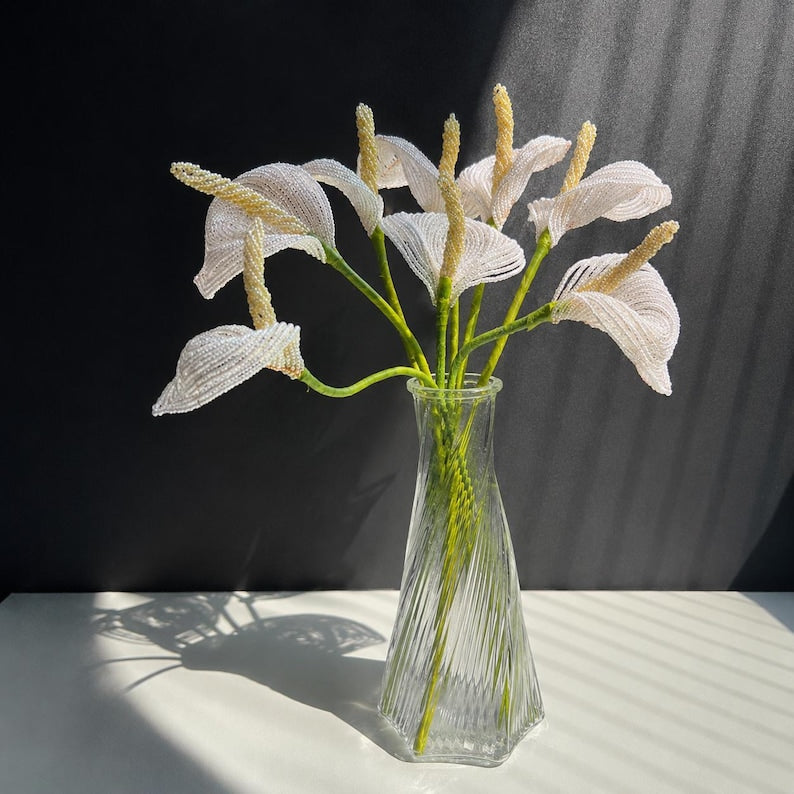 Bouquet de callas perlées blanc nacré et or, décoration intérieure, 30-40 cm